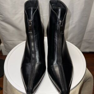 TORGEIS Marion Black Zippered Bootie Size 9